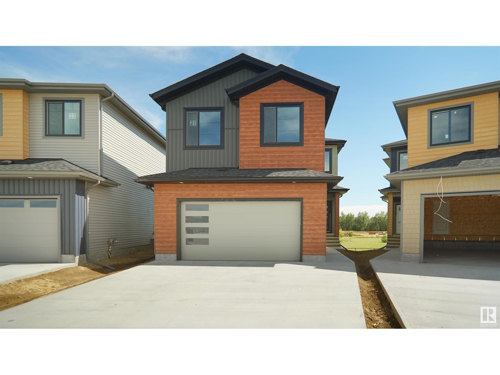 Property at 17 AXELWOOD CRESCENT image 1