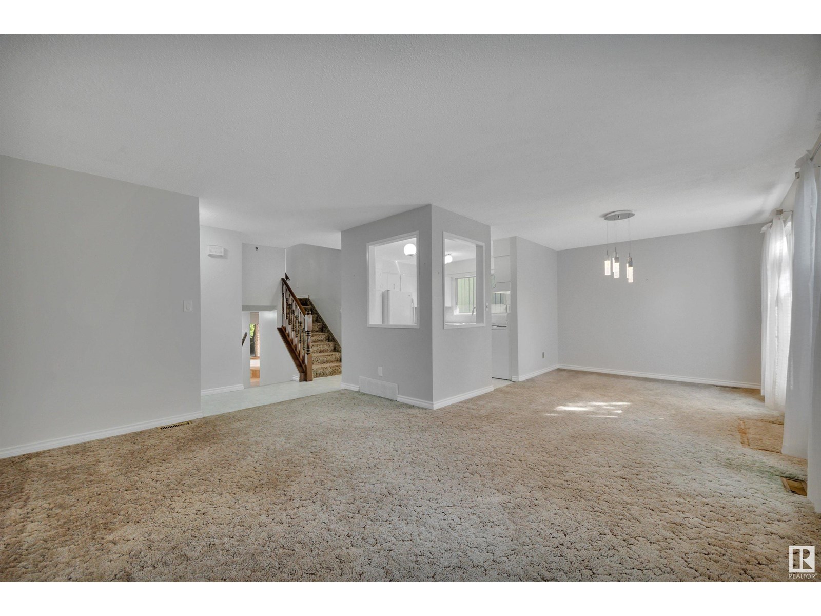 Property at 3940 62 ST NW image 3