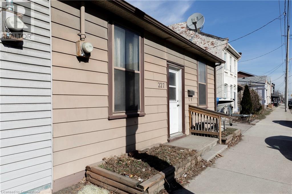Property at 227 WELLINGTON Street N image 3