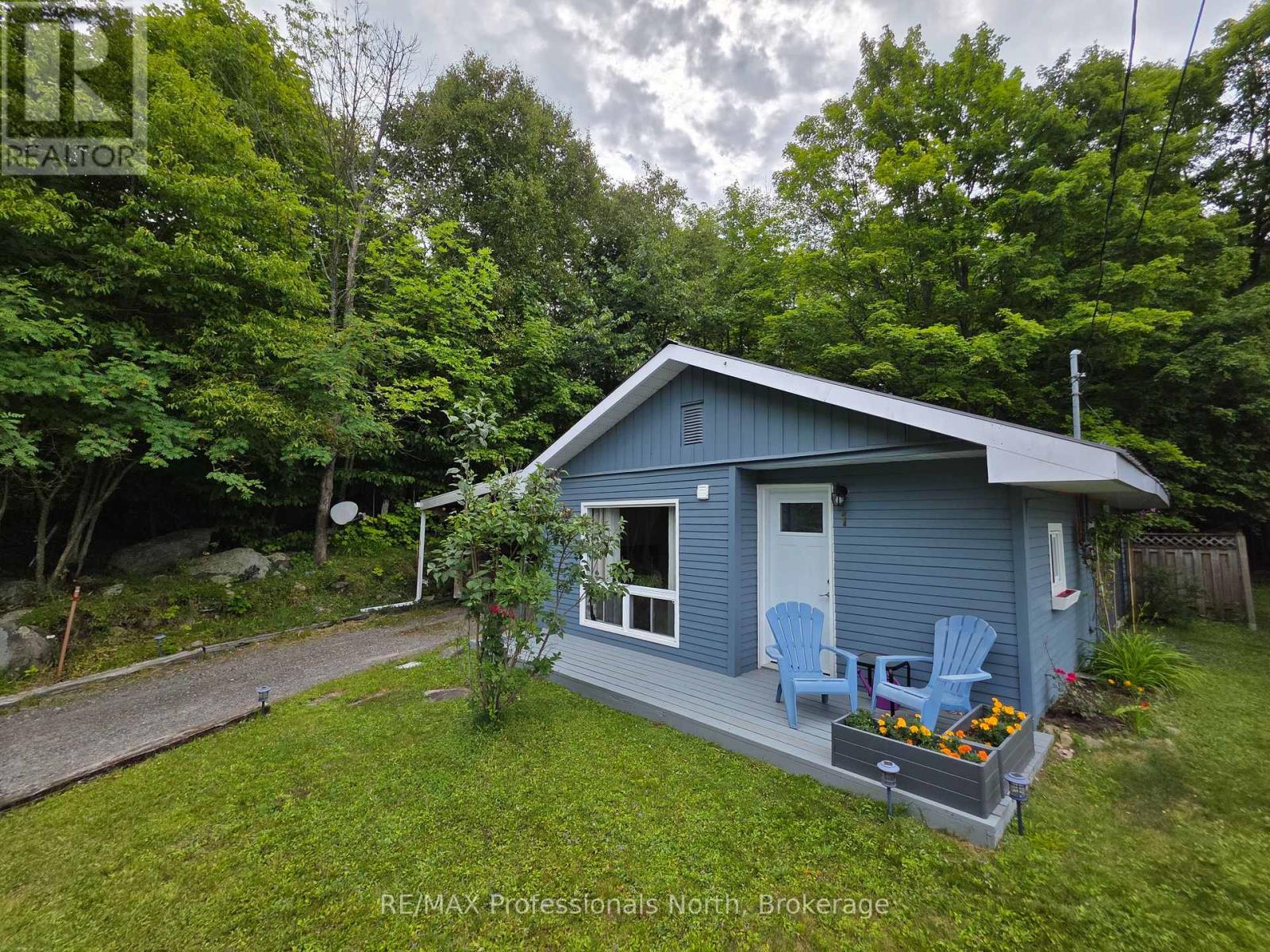 1 George Street, Huntsville, Ontario  P1H 1V8 - Photo 2 - X12296003
