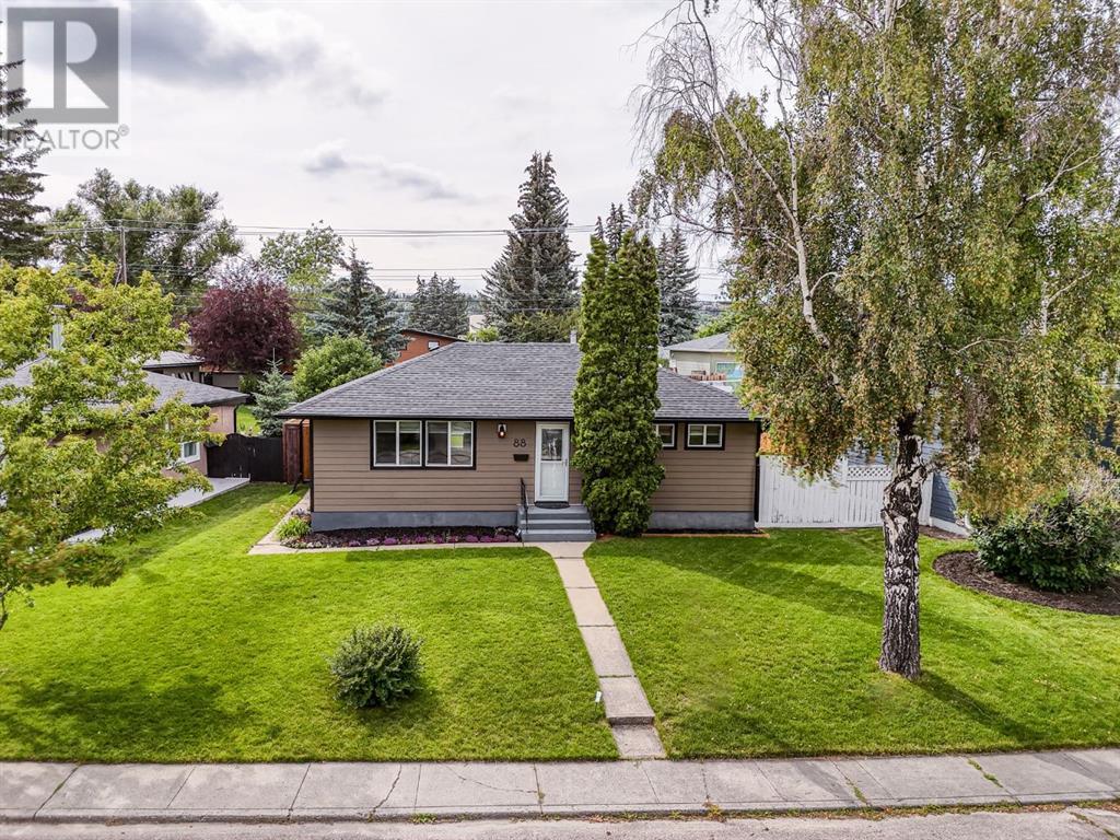 Property at 88 Glenpatrick Drive SW image 2