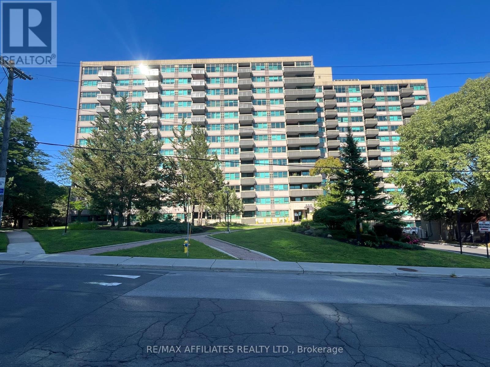 Property at 407 - 555 BRITTANY DRIVE image 1