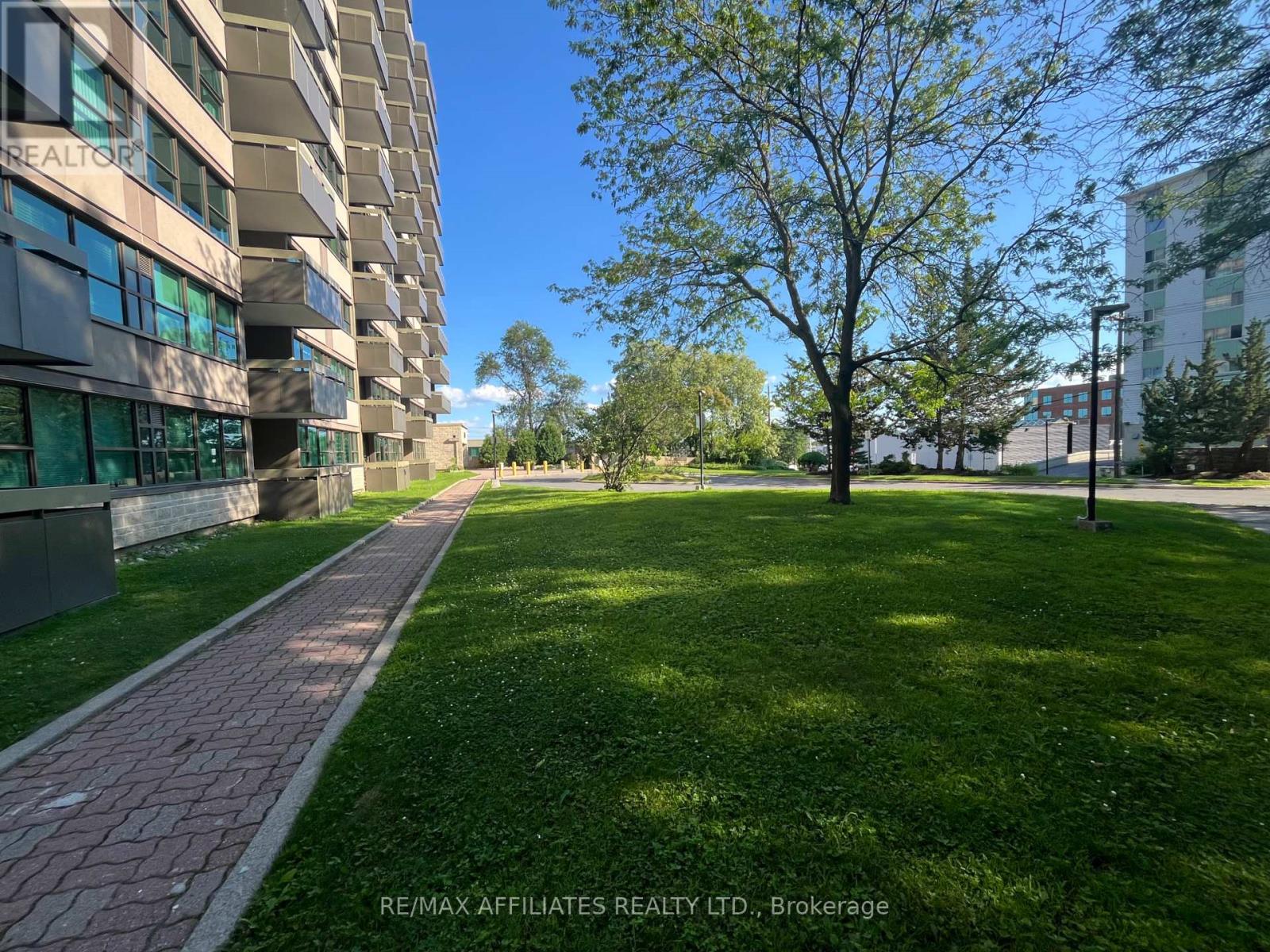 407 - 555 Brittany Drive, Ottawa, Ontario  K1K 4C5 - Photo 11 - X12296049
