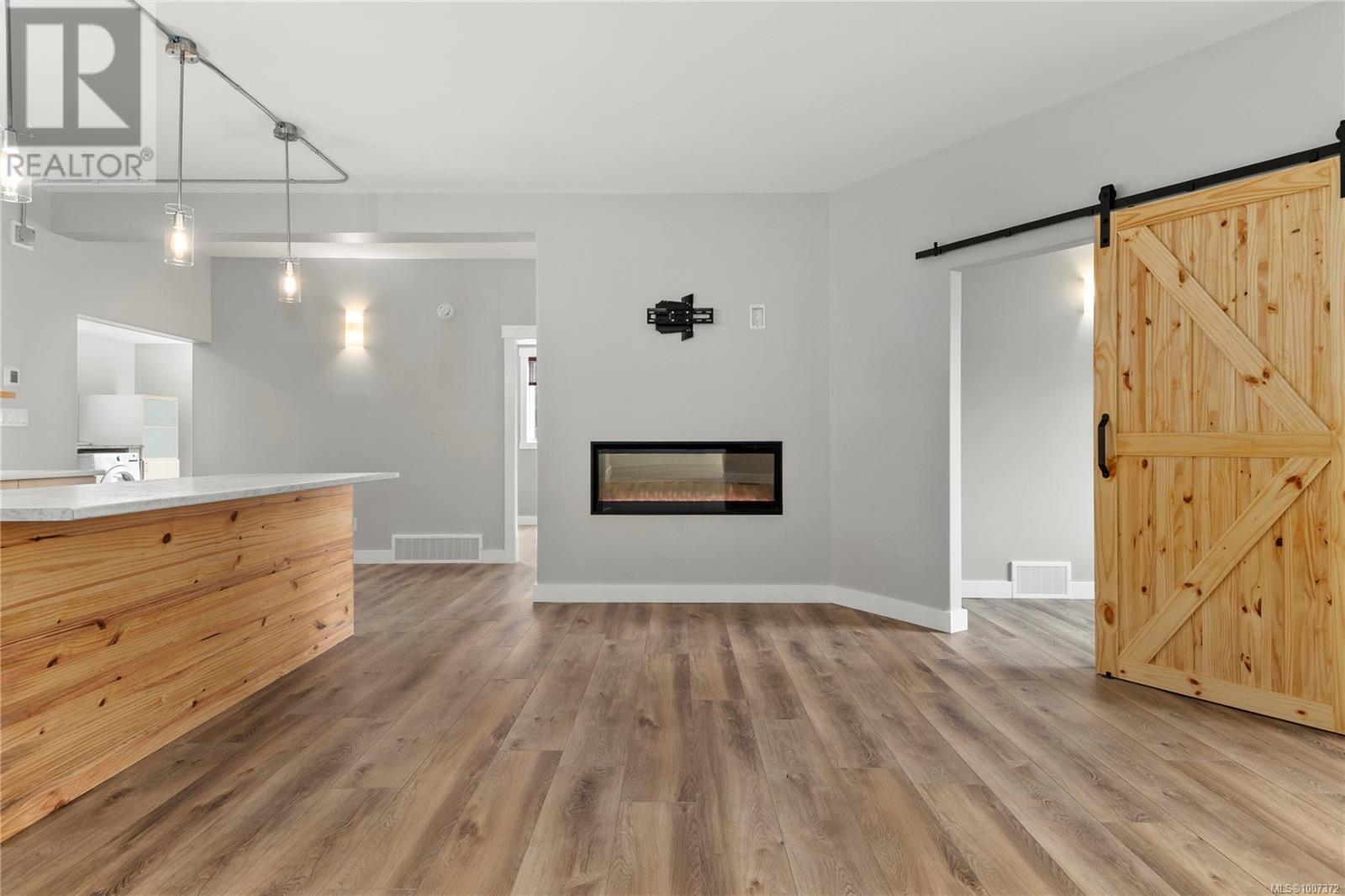 560 4th St, Courtenay, British Columbia  V9H 1H2 - Photo 8 - 1007372