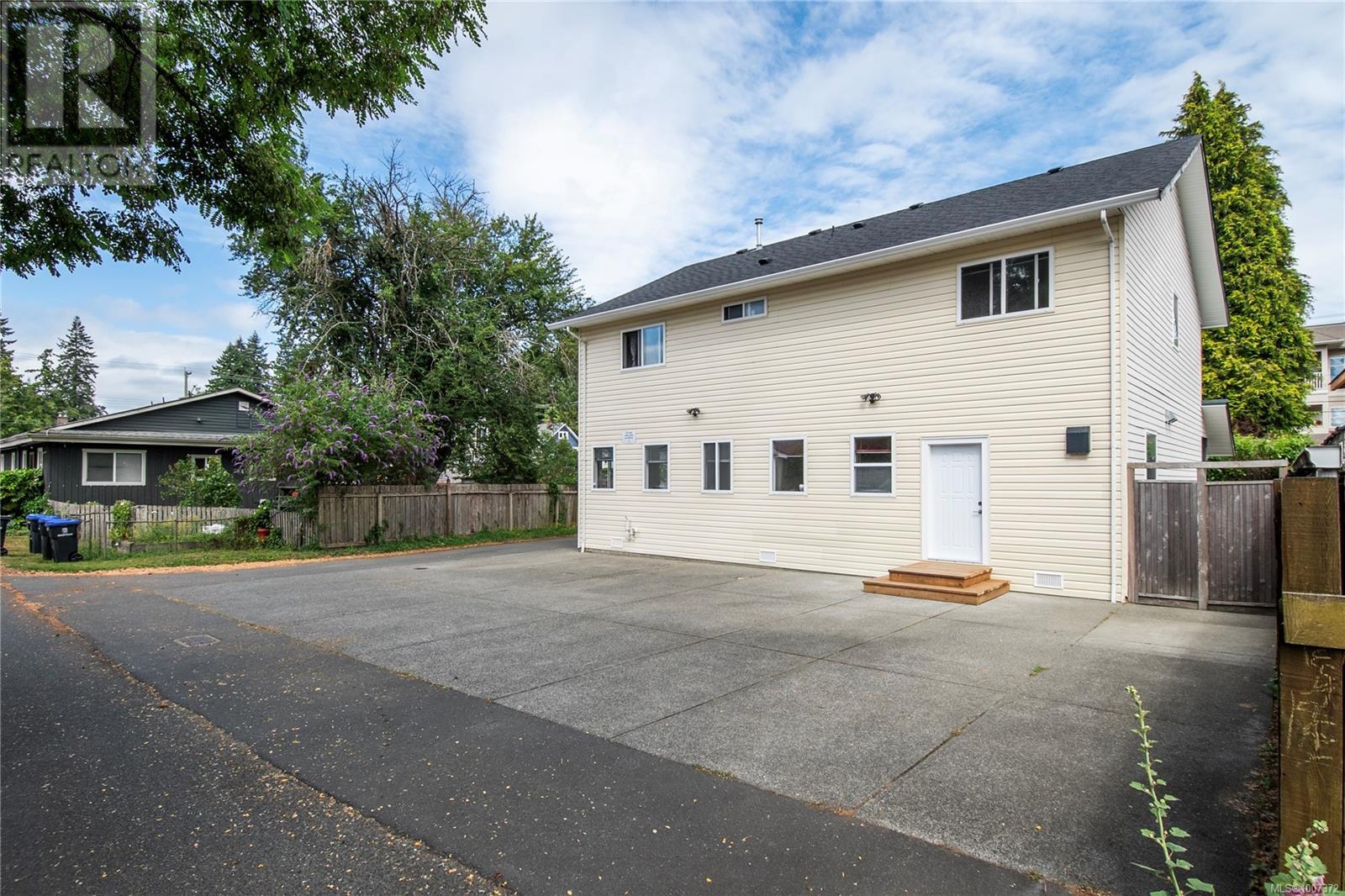 560 4th St, Courtenay, British Columbia  V9H 1H2 - Photo 5 - 1007372