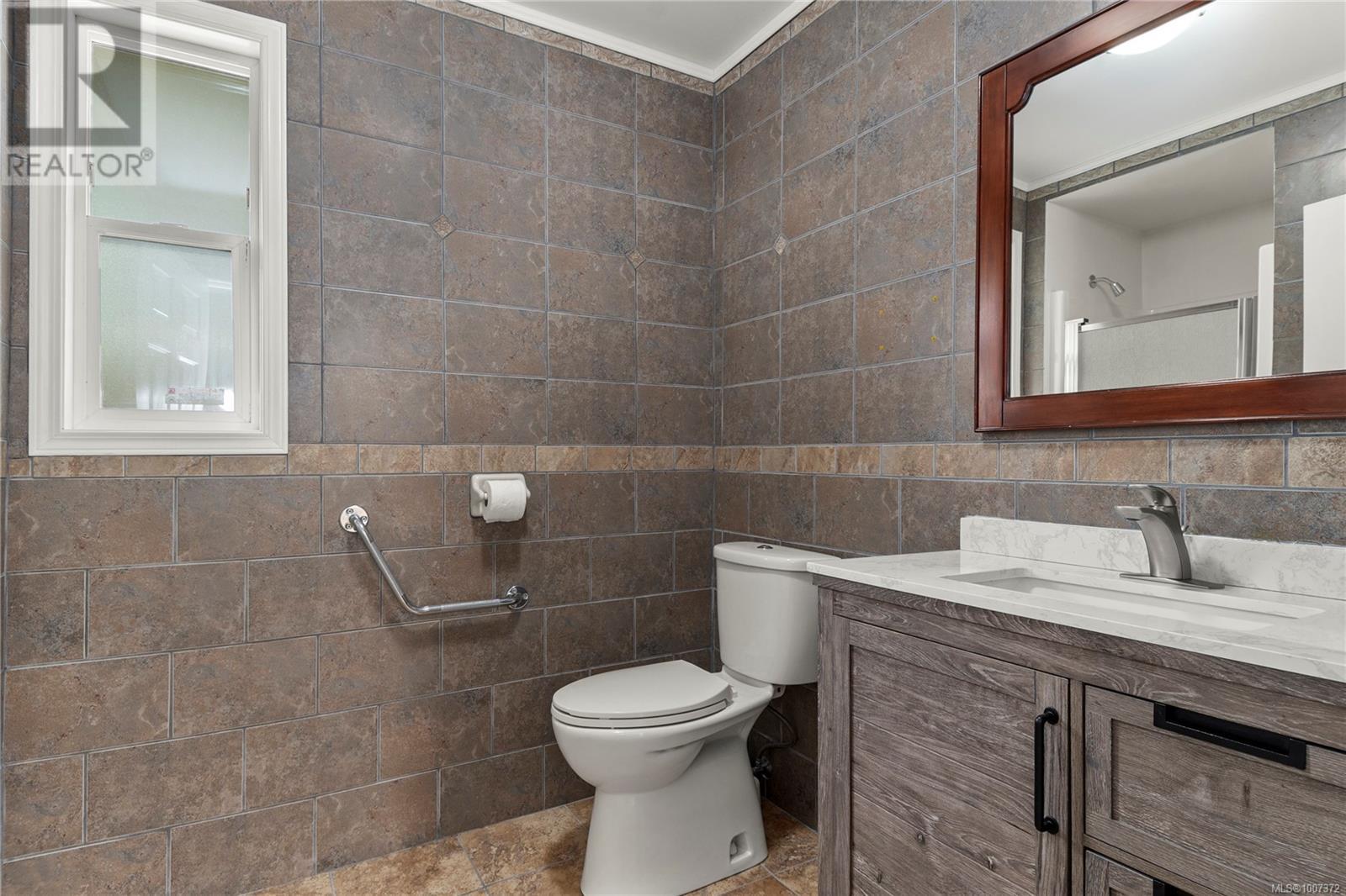 560 4th St, Courtenay, British Columbia  V9H 1H2 - Photo 18 - 1007372
