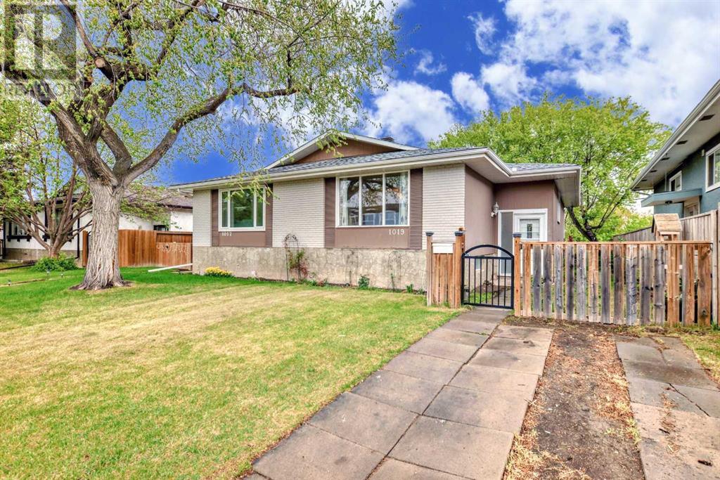 Property at 1019 Canfield Crescent SW image 1