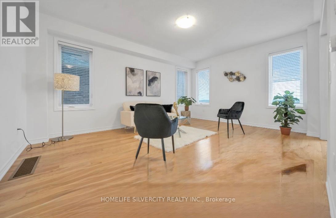 Property at 32 MACKENZIE STREET image 5