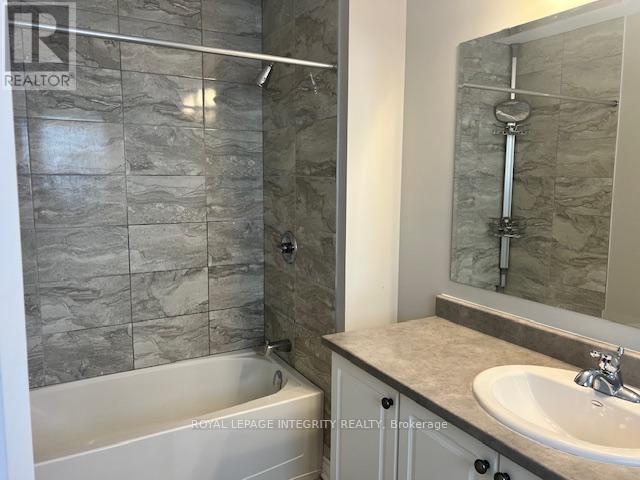 29 Fallengale Crescent, Ottawa, Ontario  K2T 0L1 - Photo 12 - X12296067