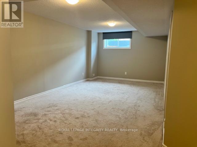 29 Fallengale Crescent, Ottawa, Ontario  K2T 0L1 - Photo 19 - X12296067