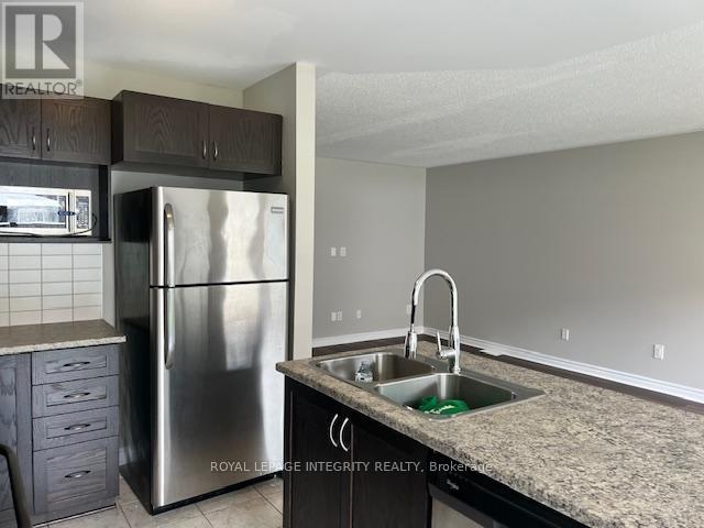 29 Fallengale Crescent, Ottawa, Ontario  K2T 0L1 - Photo 6 - X12296067