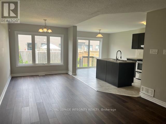 29 Fallengale Crescent, Ottawa, Ontario  K2T 0L1 - Photo 7 - X12296067
