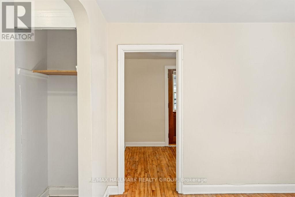 2 - 359 Dominion Avenue, Ottawa, Ontario  K2A 2H1 - Photo 13 - X12296072