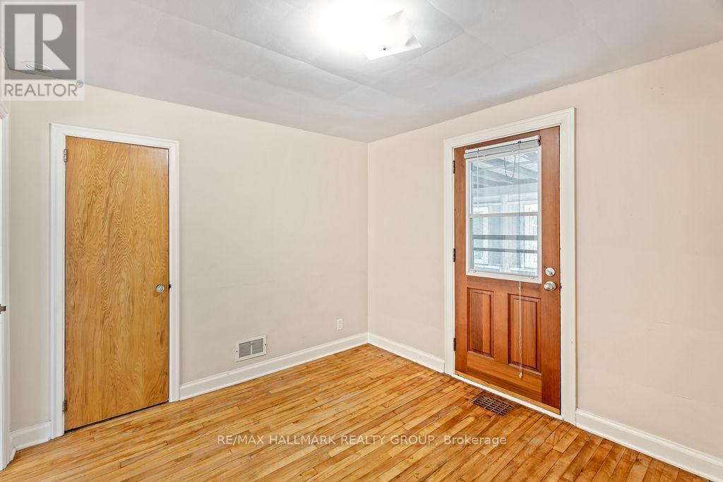 2 - 359 Dominion Avenue, Ottawa, Ontario  K2A 2H1 - Photo 17 - X12296072