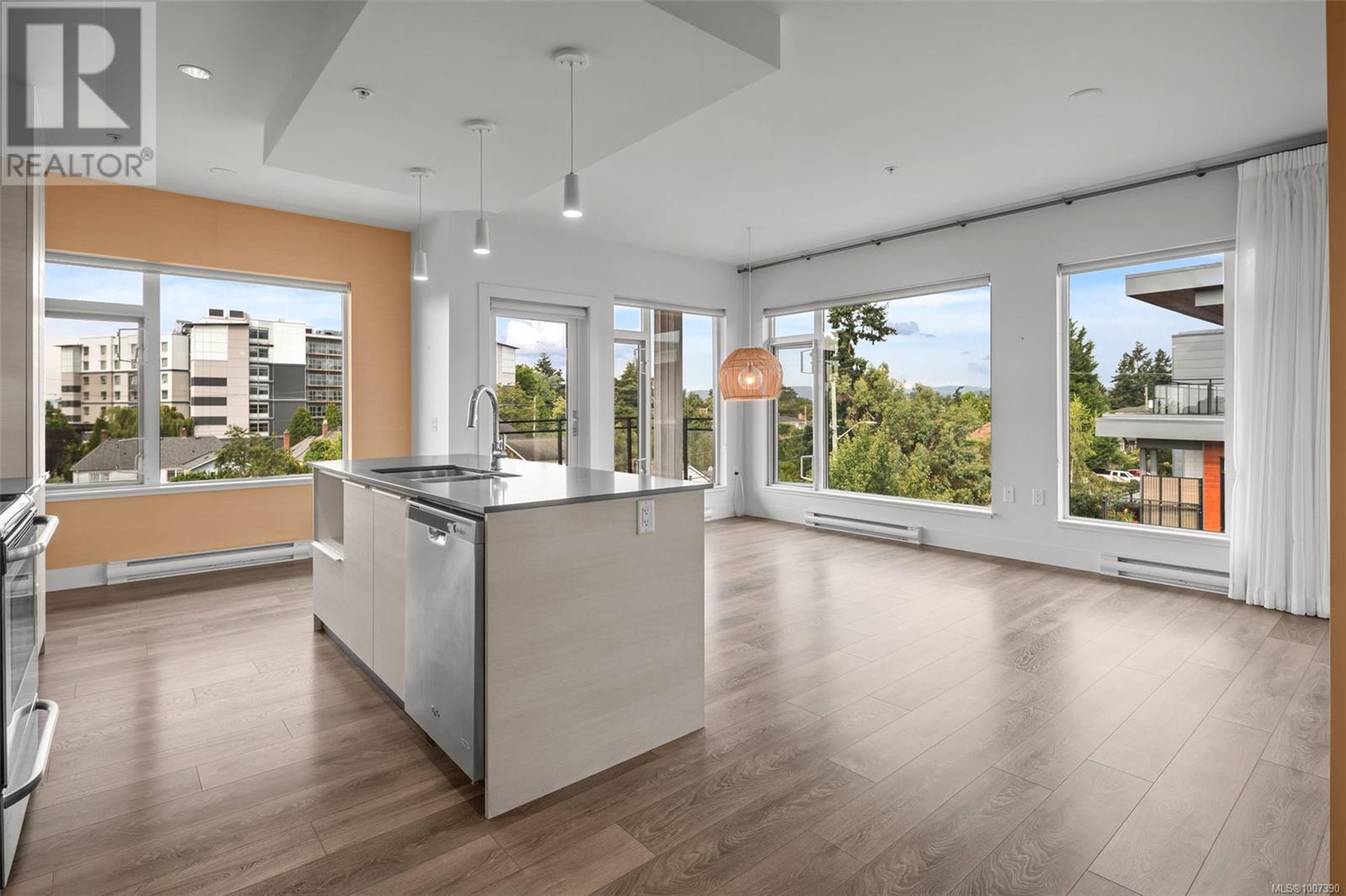 Property at 402 3811 Rowland Ave image 5