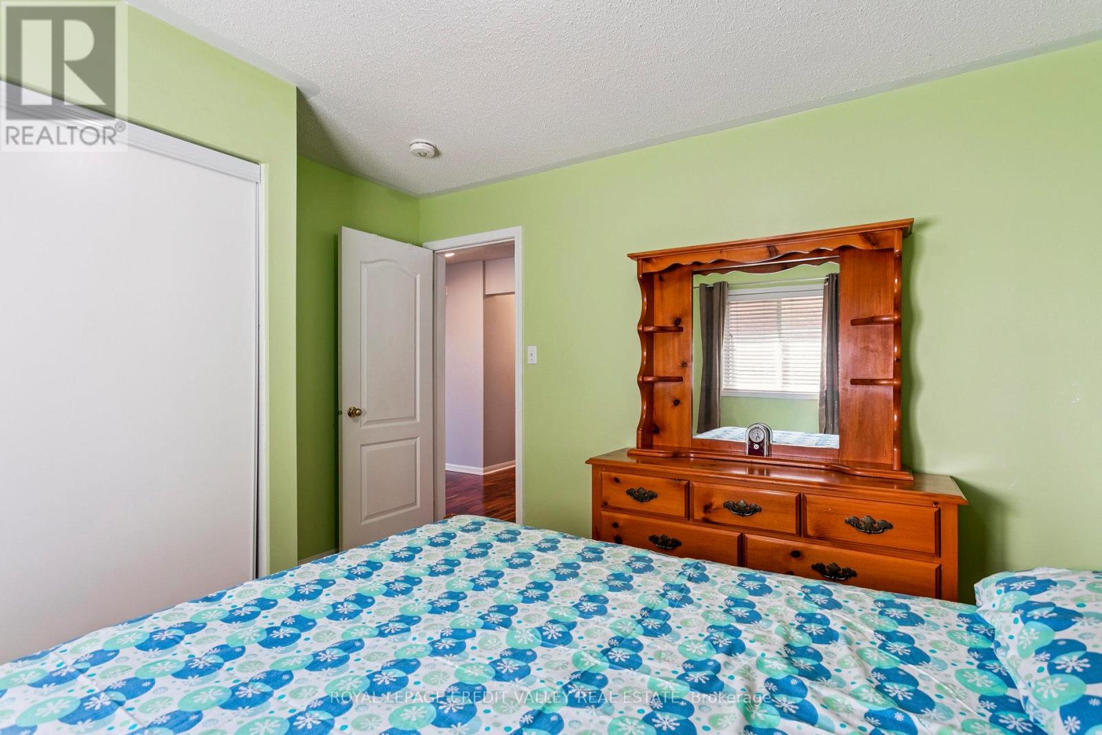 4 Mendoza Drive, Brampton (Fletcher's Meadow), Ontario  L7A 3M3 - Photo 23 - W12296053