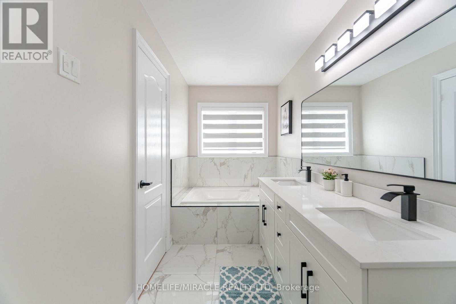 28 Sussexvale Drive, Brampton, Ontario  L6R 3S1 - Photo 18 - W12296063