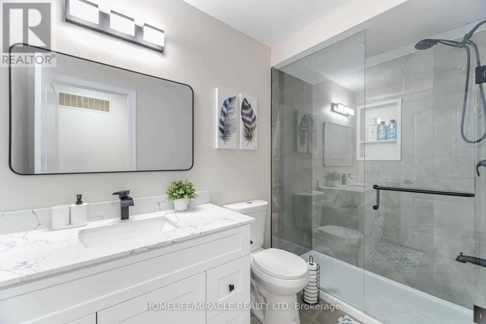 28 Sussexvale Drive, Brampton, Ontario  L6R 3S1 - Photo 34 - W12296063