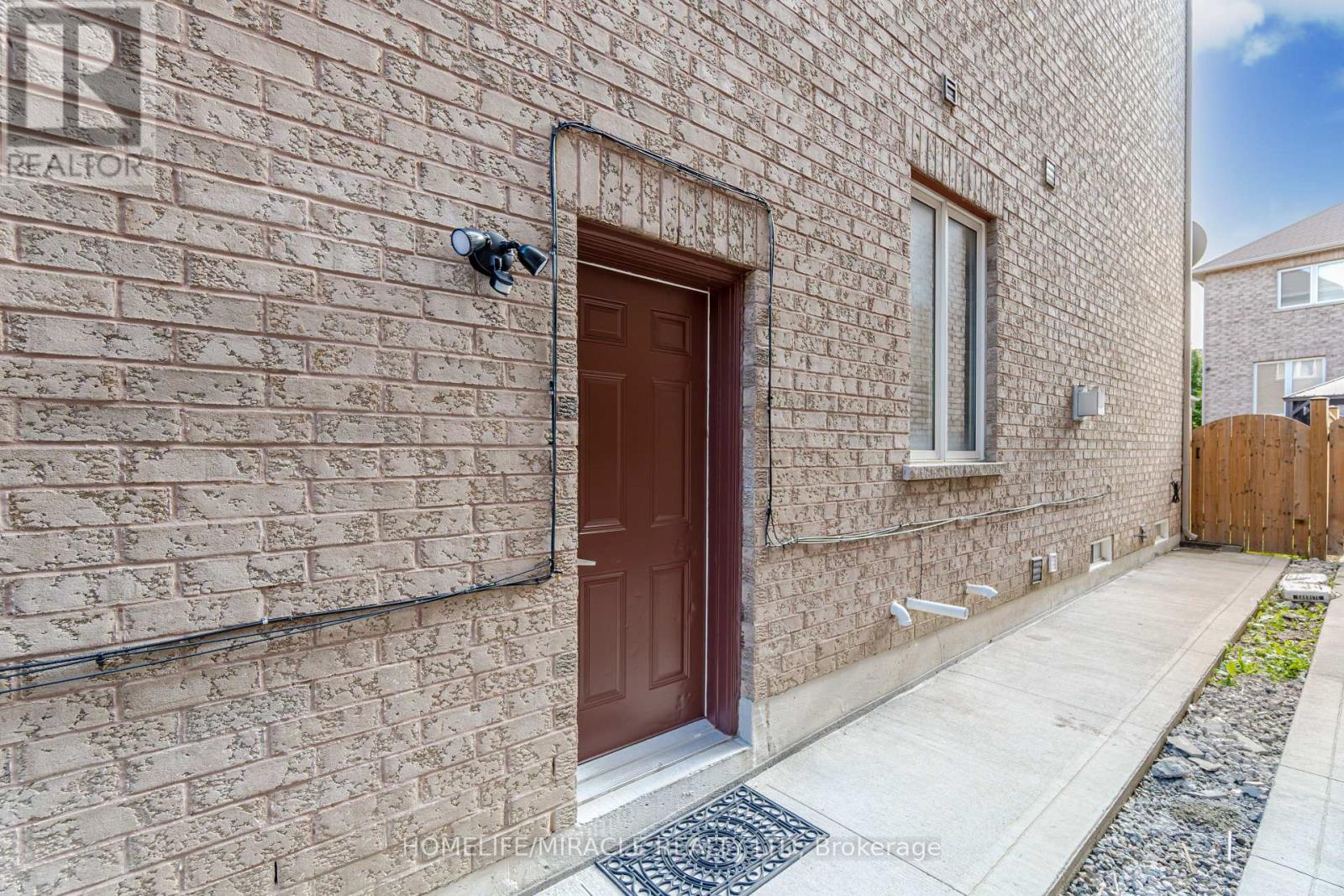 28 Sussexvale Drive, Brampton, Ontario  L6R 3S1 - Photo 35 - W12296063