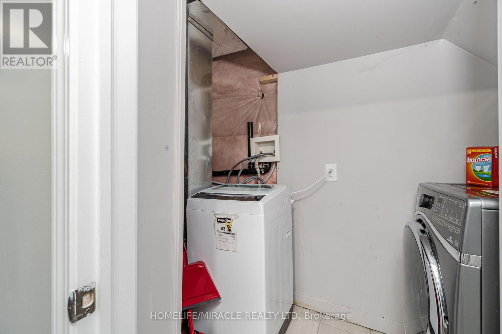 28 Sussexvale Drive, Brampton, Ontario  L6R 3S1 - Photo 49 - W12296063