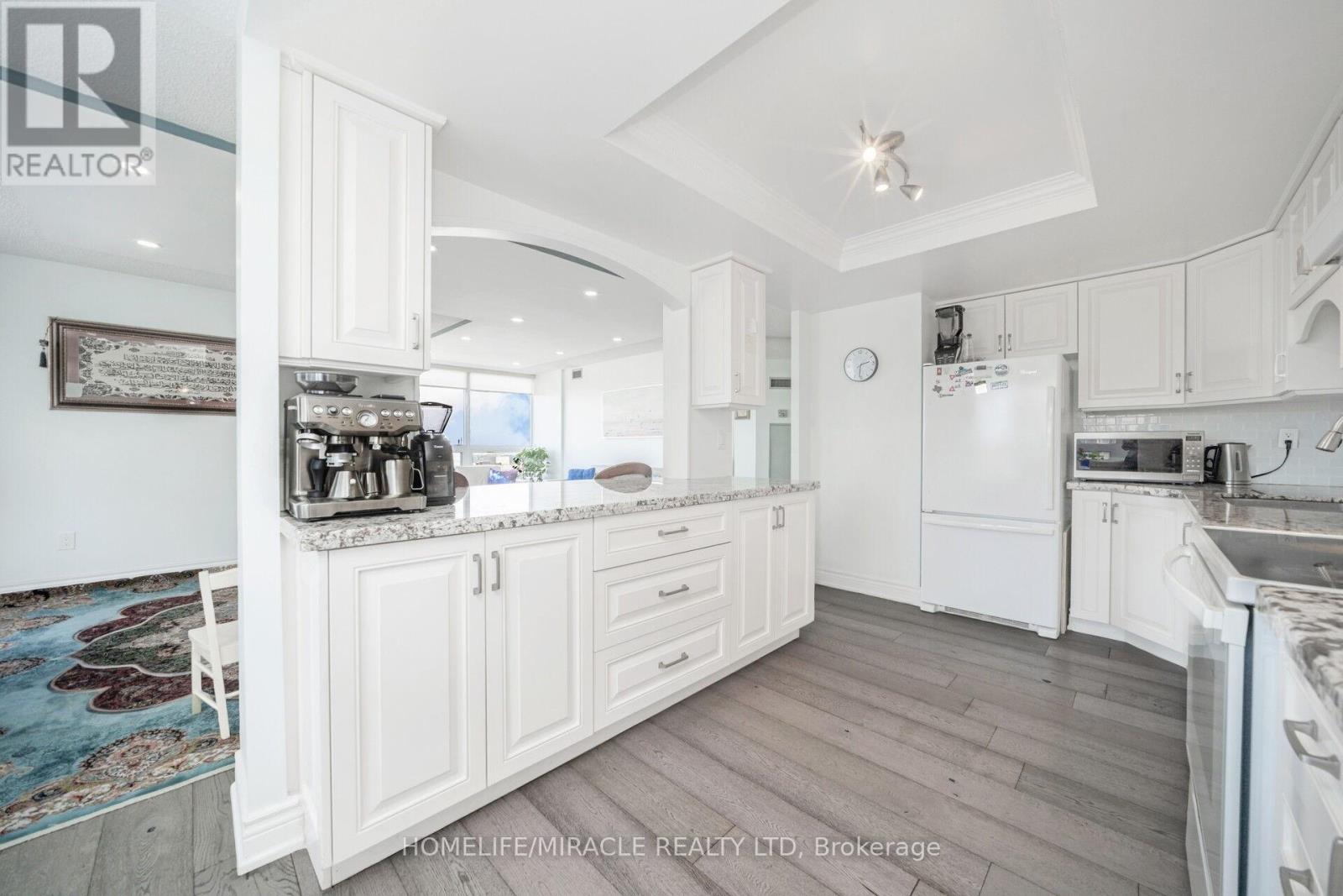 1802 - 8 Lisa Street, Brampton (Queen Street Corridor), Ontario  L6T 4S6 - Photo 19 - W12296065