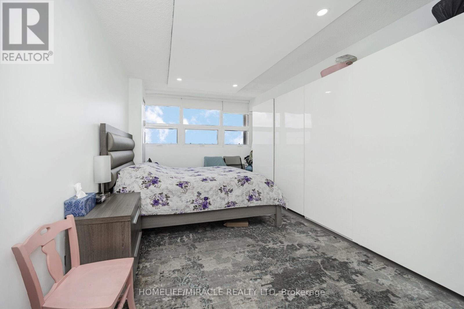1802 - 8 Lisa Street, Brampton (Queen Street Corridor), Ontario  L6T 4S6 - Photo 25 - W12296065