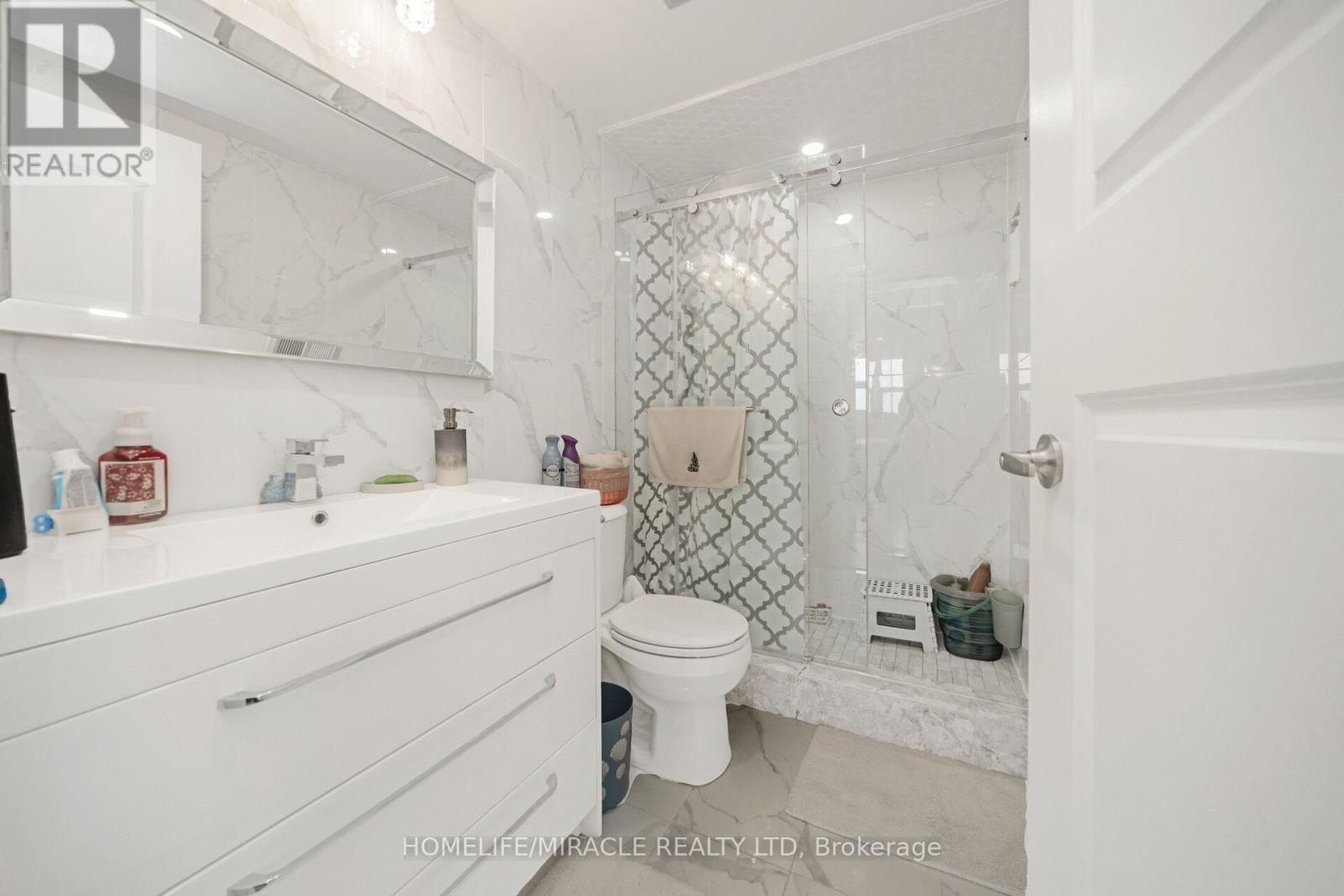 1802 - 8 Lisa Street, Brampton (Queen Street Corridor), Ontario  L6T 4S6 - Photo 28 - W12296065