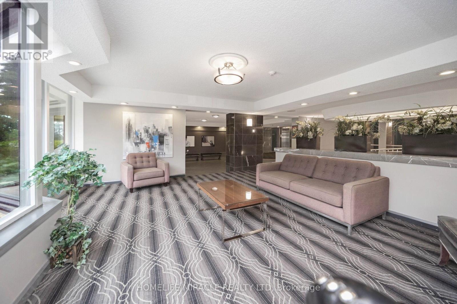 1802 - 8 Lisa Street, Brampton (Queen Street Corridor), Ontario  L6T 4S6 - Photo 4 - W12296065
