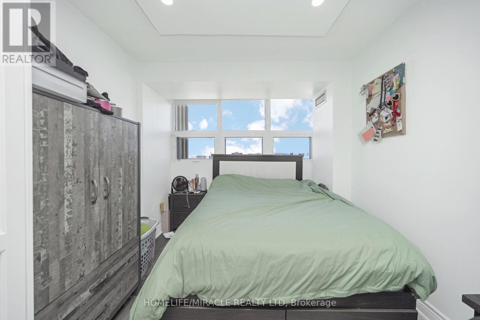 1802 - 8 Lisa Street, Brampton, Ontario  L6T 4S6 - Photo 40 - W12296065