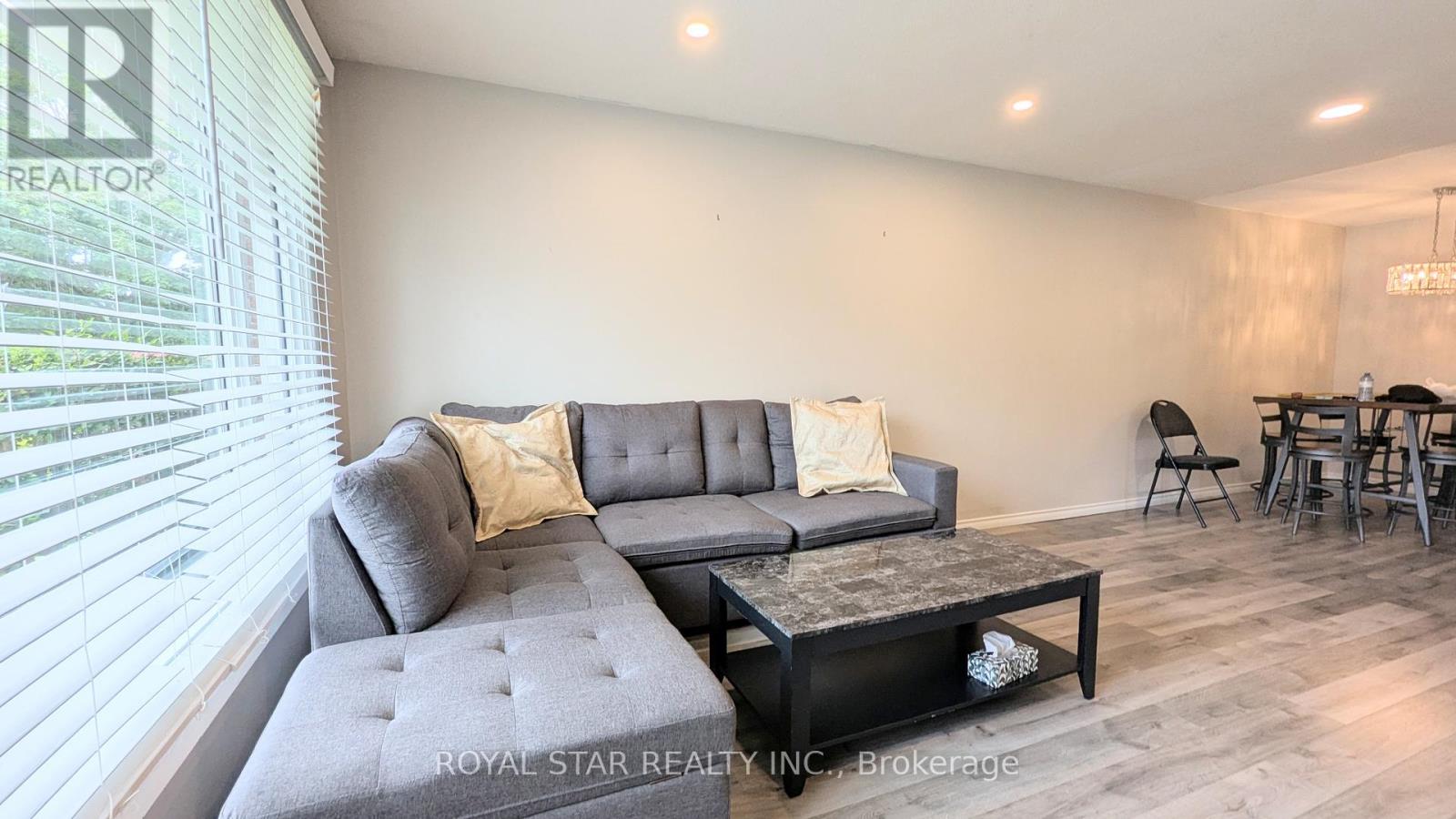 42 Witty Avenue, Ingersoll, Ontario  N5C 3P3 - Photo 4 - X12296074