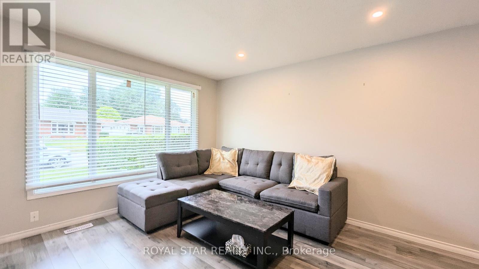 42 Witty Avenue, Ingersoll, Ontario  N5C 3P3 - Photo 6 - X12296074