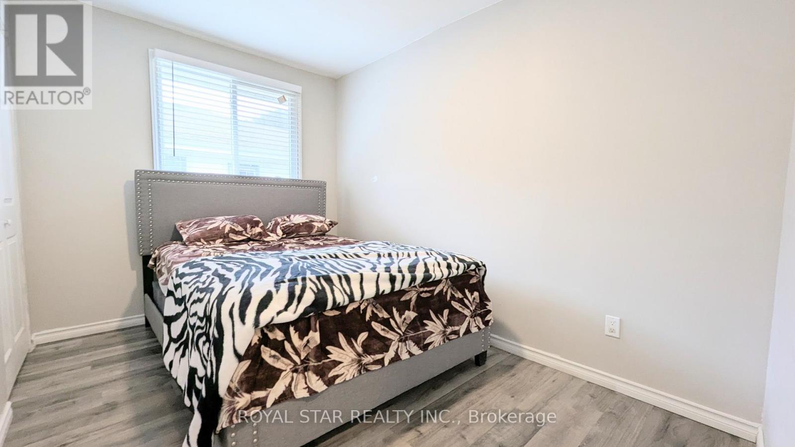 42 Witty Avenue, Ingersoll, Ontario  N5C 3P3 - Photo 7 - X12296074