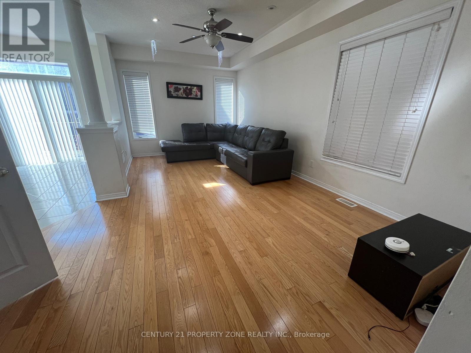 42 Arrowstone Court, Brampton, Ontario  L6R 0V5 - Photo 3 - W12296082
