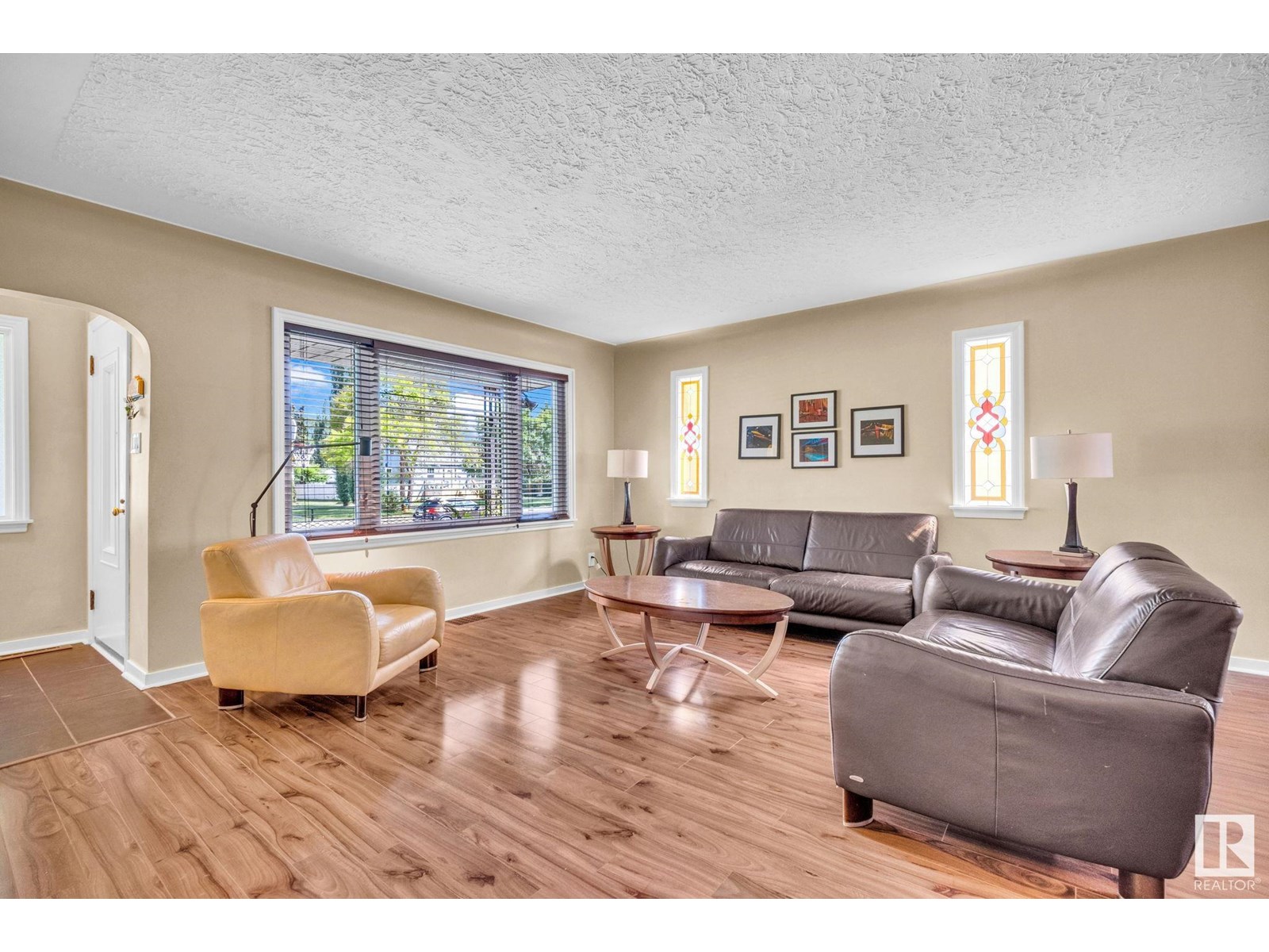 Property at 10950 117 ST NW image 3