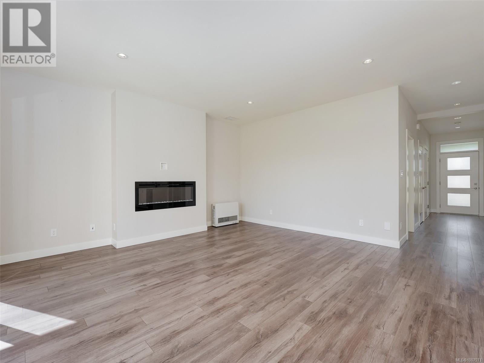 Property at 2151 Winfield Dr image 5