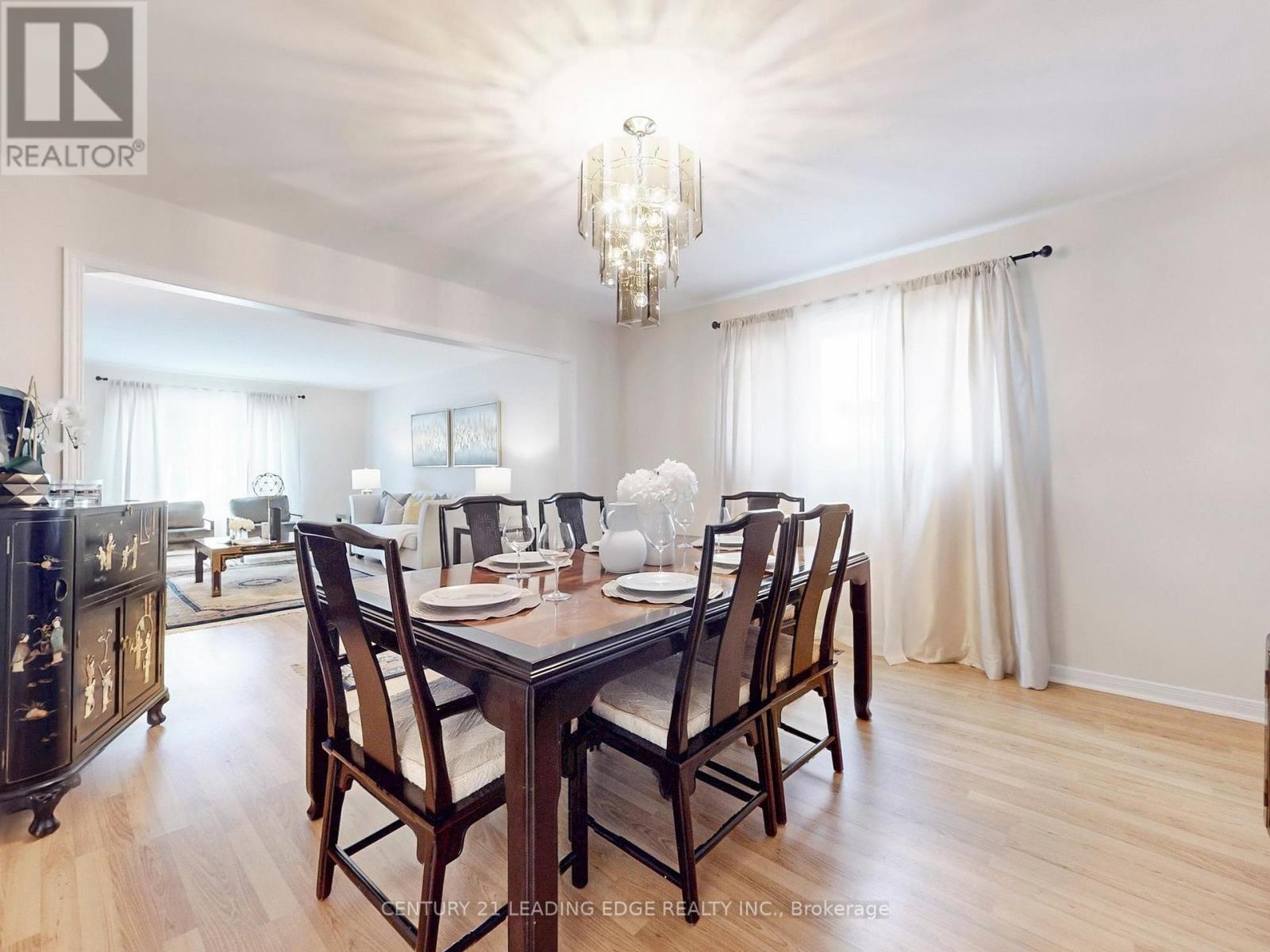 547 Village Parkway, Markham, Ontario  L3R 4K7 - Photo 10 - N12294924