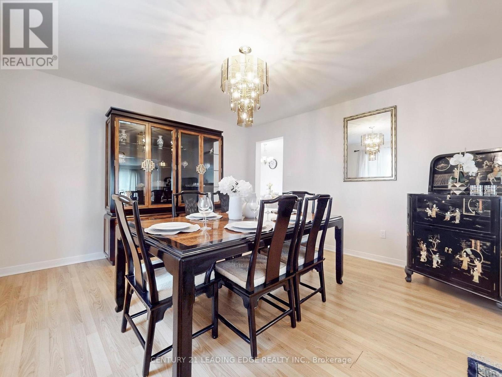 547 Village Parkway, Markham, Ontario  L3R 4K7 - Photo 9 - N12294924