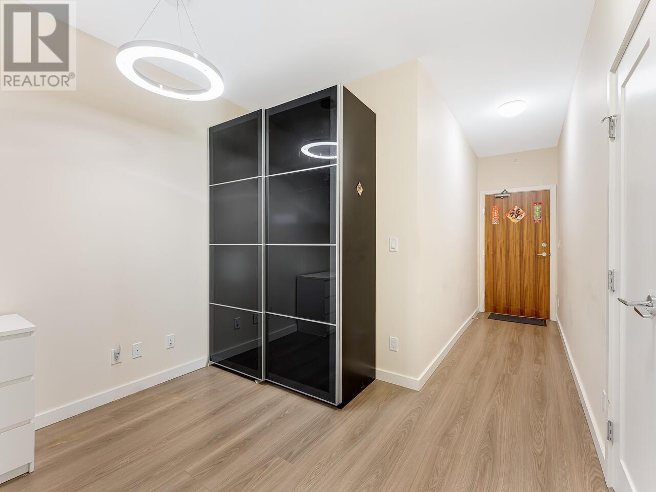 Listing Picture 20 of 26 : 802 8677 CAPSTAN WAY, Richmond / 烈治文 - 魯藝地產 Yvonne Lu Group - MLS Medallion Club Member