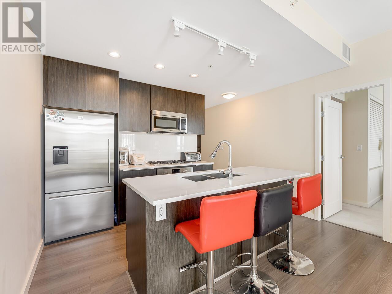 Listing Picture 6 of 26 : 802 8677 CAPSTAN WAY, Richmond / 烈治文 - 魯藝地產 Yvonne Lu Group - MLS Medallion Club Member