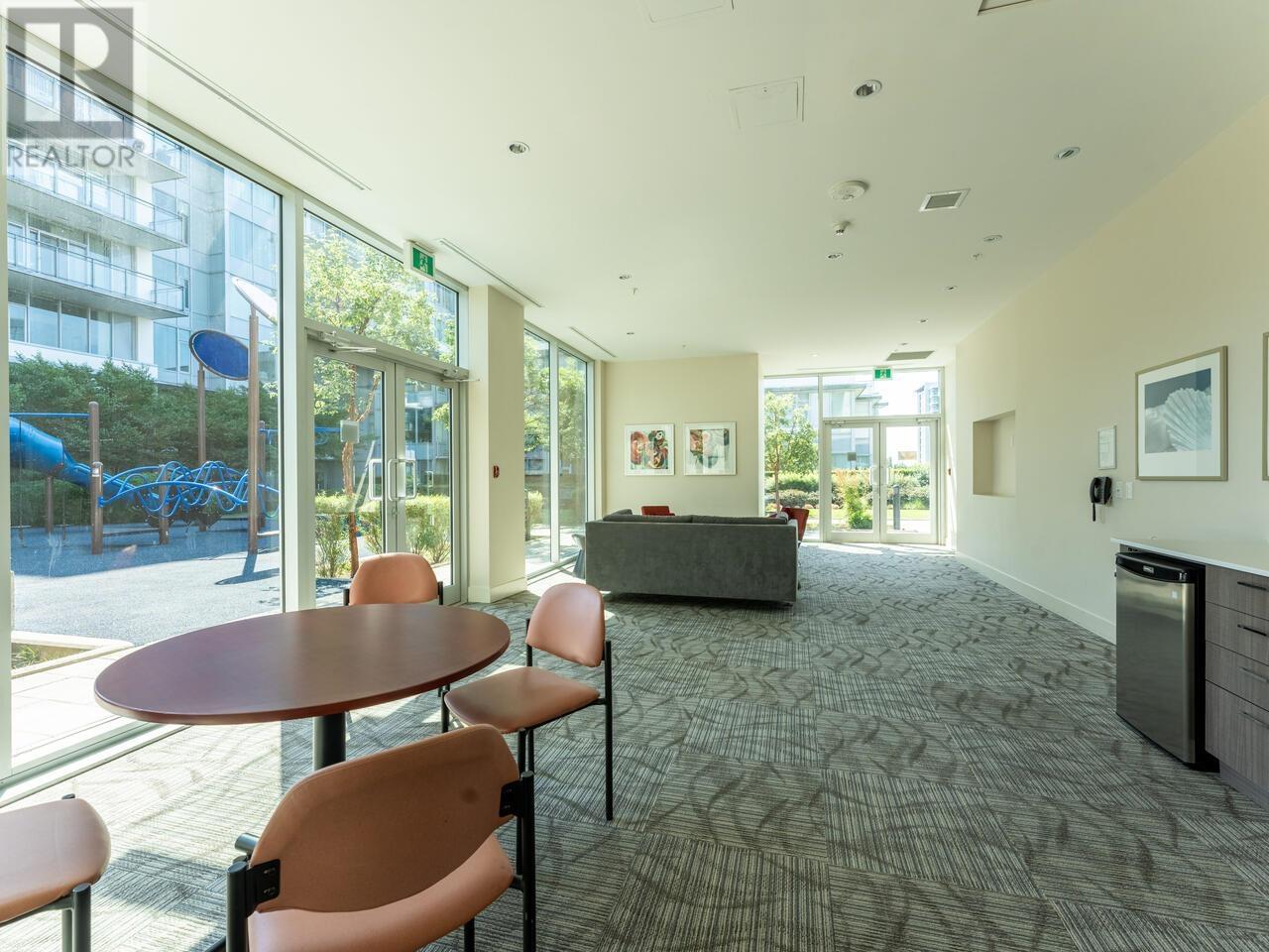 Listing Picture 23 of 26 : 802 8677 CAPSTAN WAY, Richmond / 烈治文 - 魯藝地產 Yvonne Lu Group - MLS Medallion Club Member