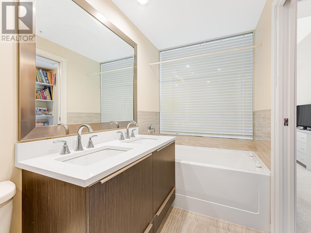 Listing Picture 18 of 26 : 802 8677 CAPSTAN WAY, Richmond / 烈治文 - 魯藝地產 Yvonne Lu Group - MLS Medallion Club Member