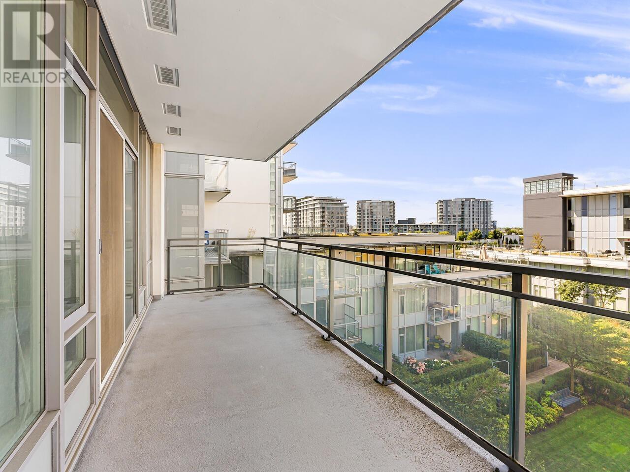 Listing Picture 12 of 26 : 802 8677 CAPSTAN WAY, Richmond / 烈治文 - 魯藝地產 Yvonne Lu Group - MLS Medallion Club Member