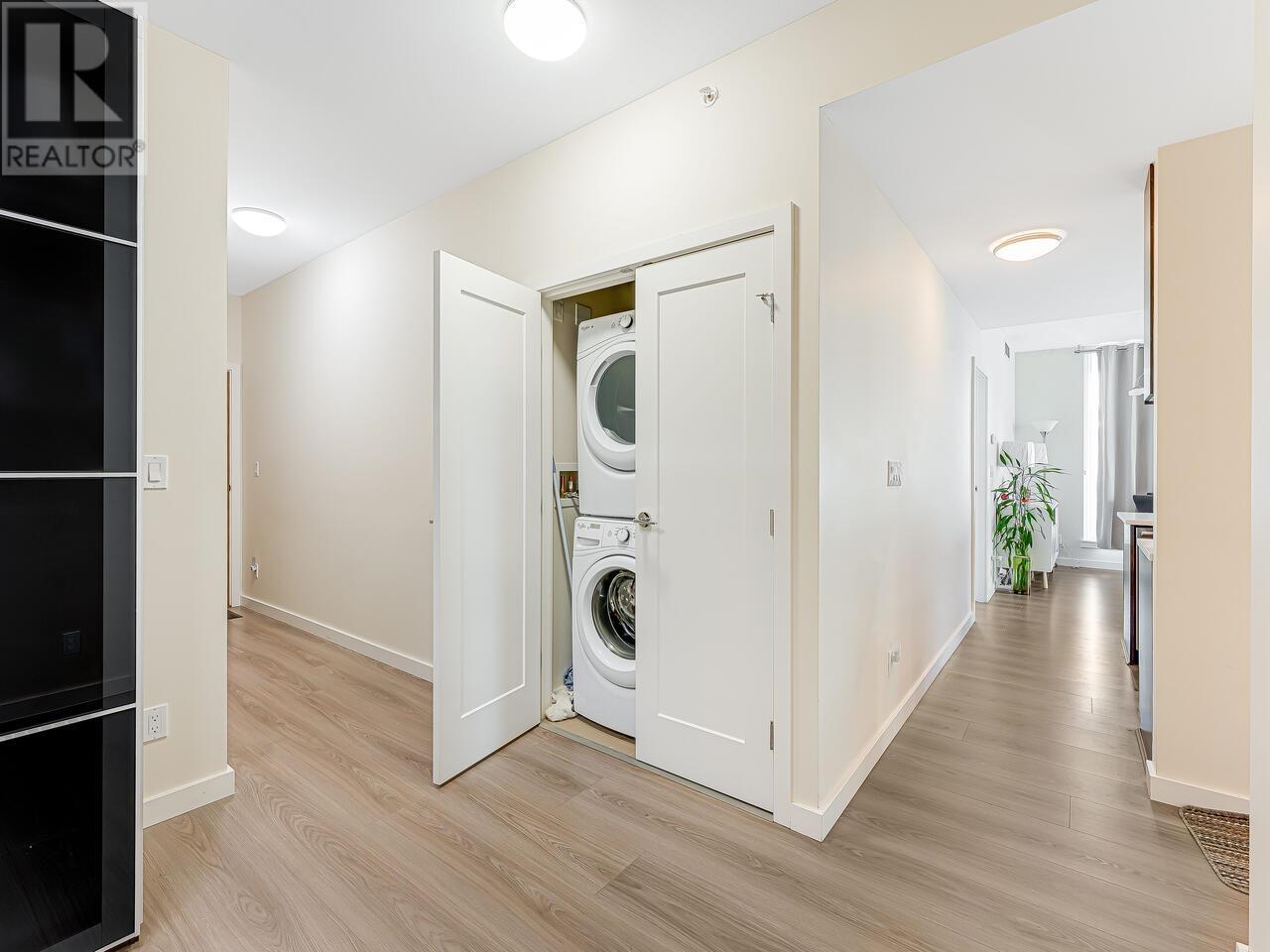 Listing Picture 19 of 26 : 802 8677 CAPSTAN WAY, Richmond / 烈治文 - 魯藝地產 Yvonne Lu Group - MLS Medallion Club Member