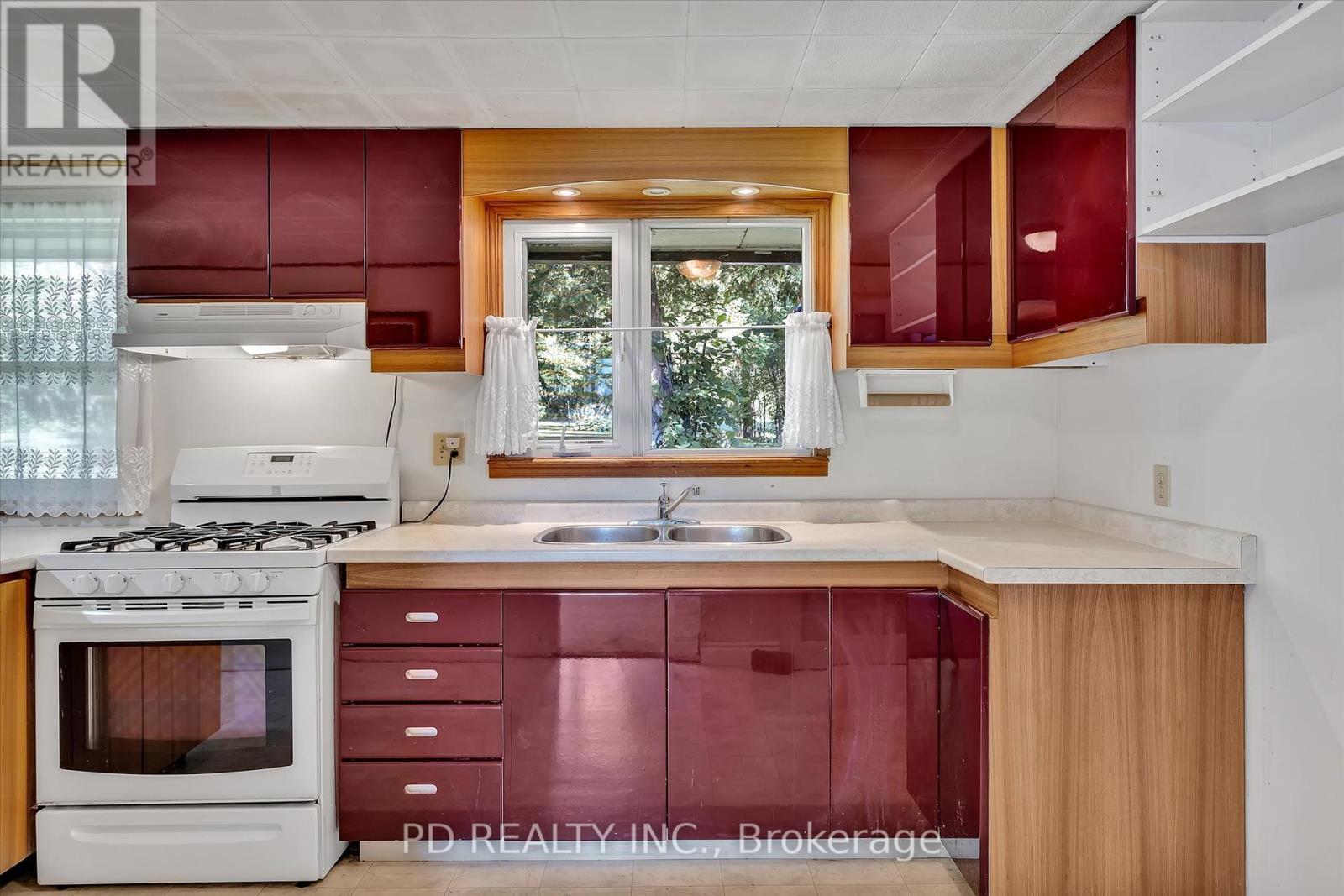 22 Evergreen Street, Kawartha Lakes, Ontario  K0L 2W0 - Photo 10 - X12175508