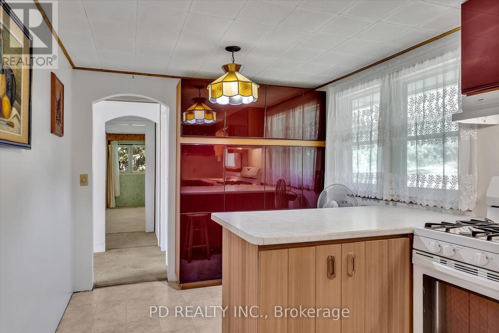 22 Evergreen Street, Kawartha Lakes, Ontario  K0L 2W0 - Photo 12 - X12175508