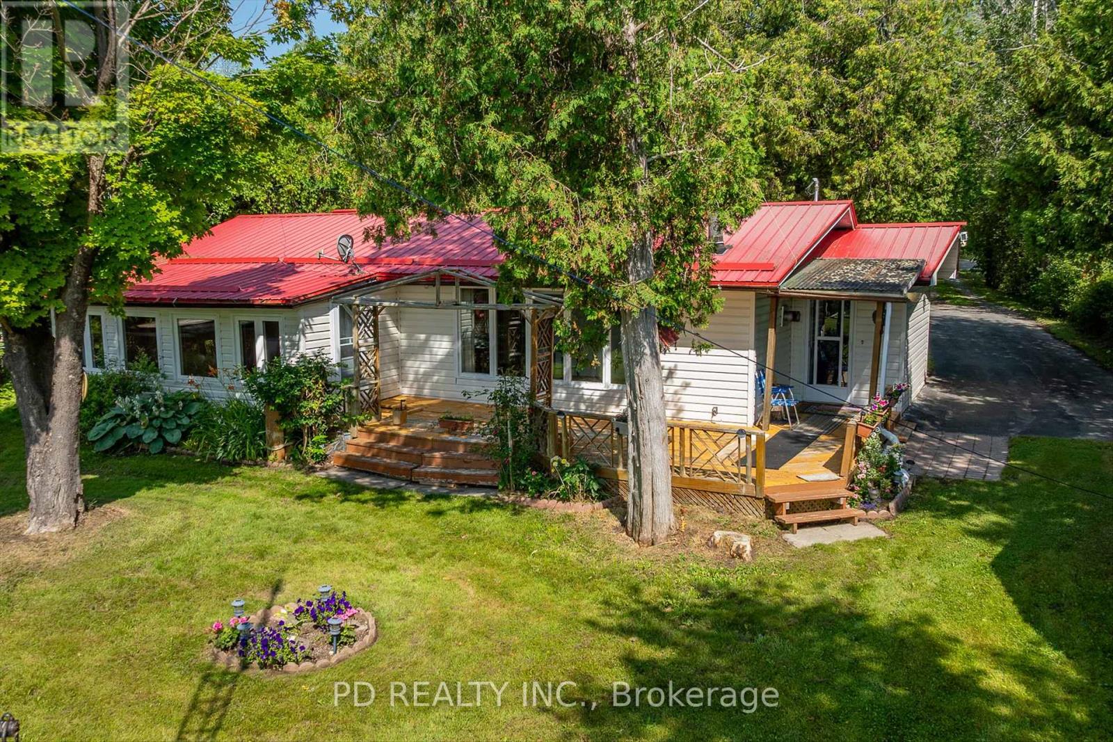 22 Evergreen Street, Kawartha Lakes, Ontario  K0L 2W0 - Photo 3 - X12175508