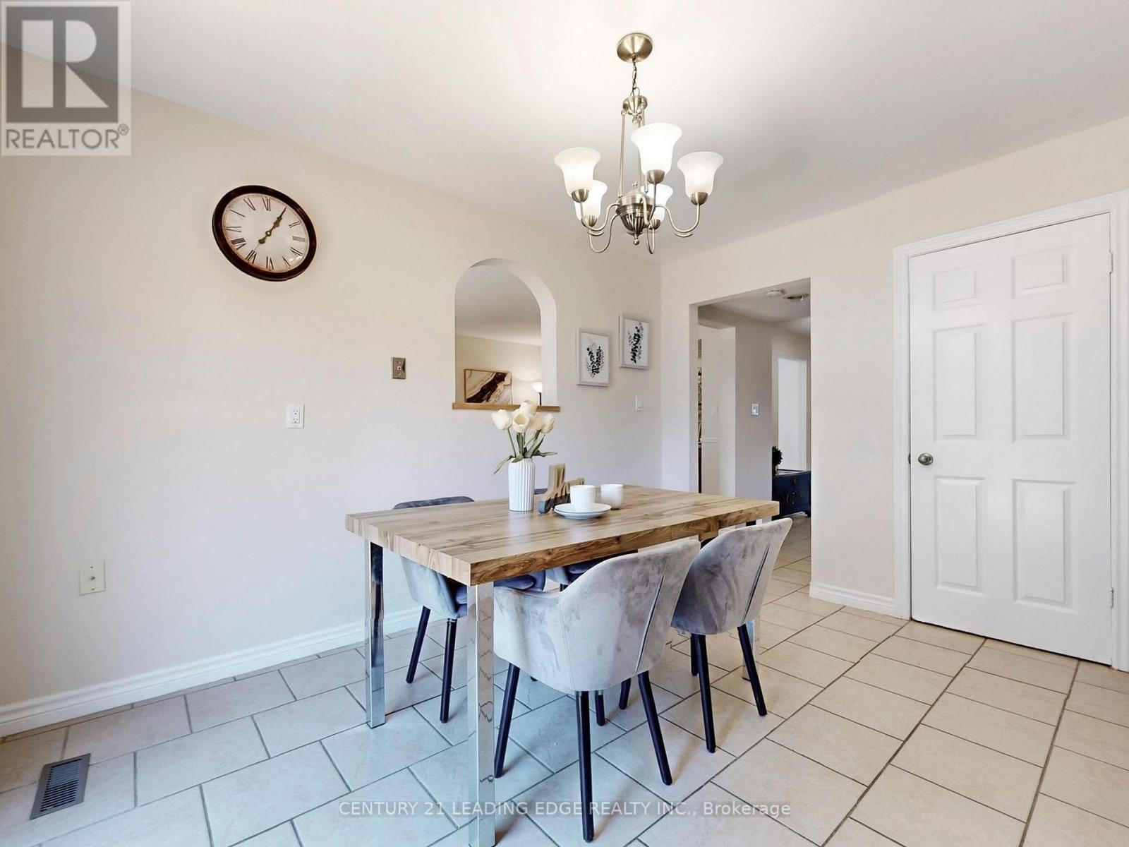 547 Village Parkway, Markham, Ontario  L3R 4K7 - Photo 15 - N12294924