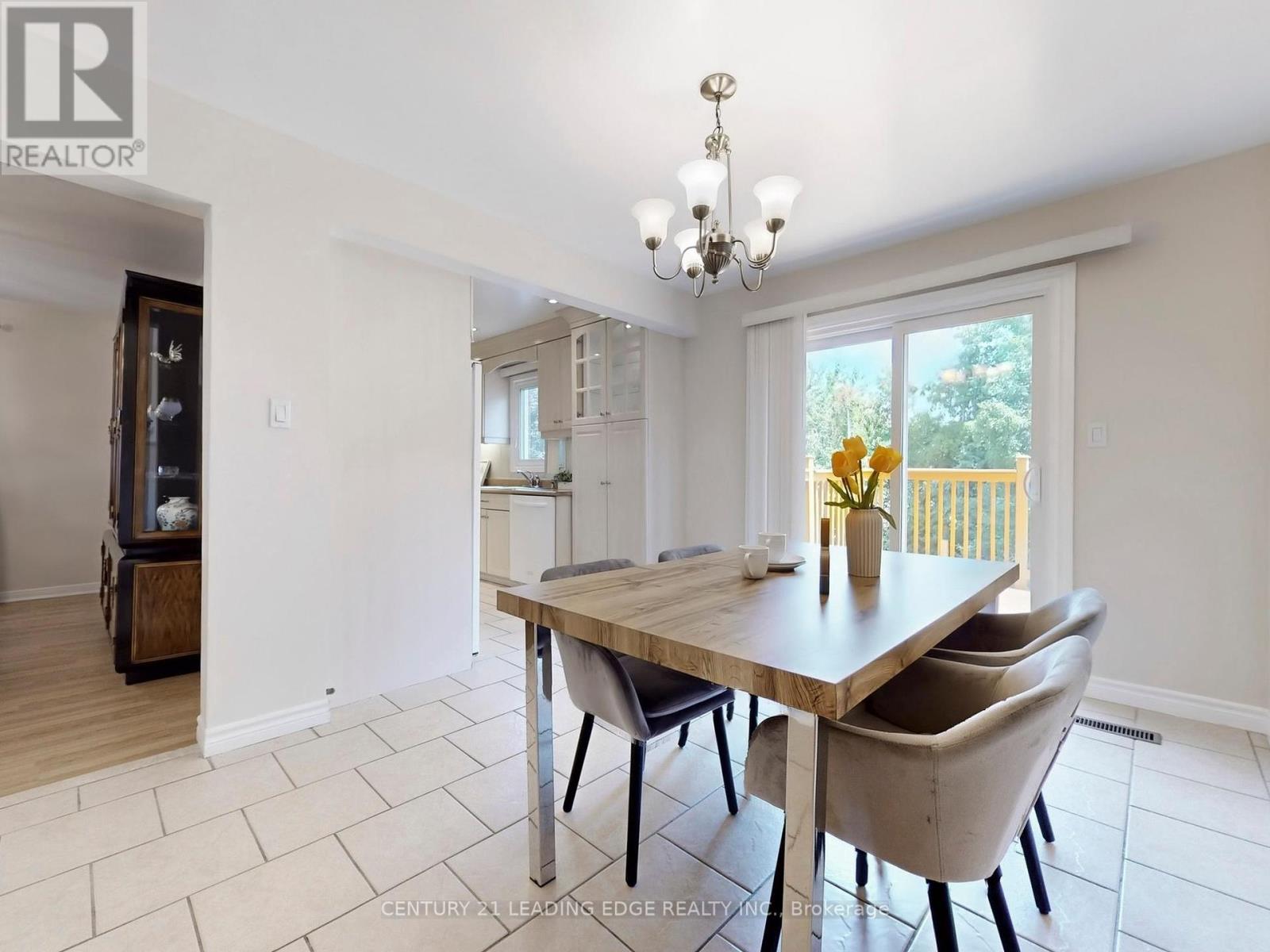 547 Village Parkway, Markham, Ontario  L3R 4K7 - Photo 16 - N12294924