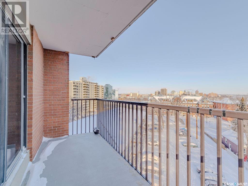 Property at 604 717 Victoria AVENUE image 2