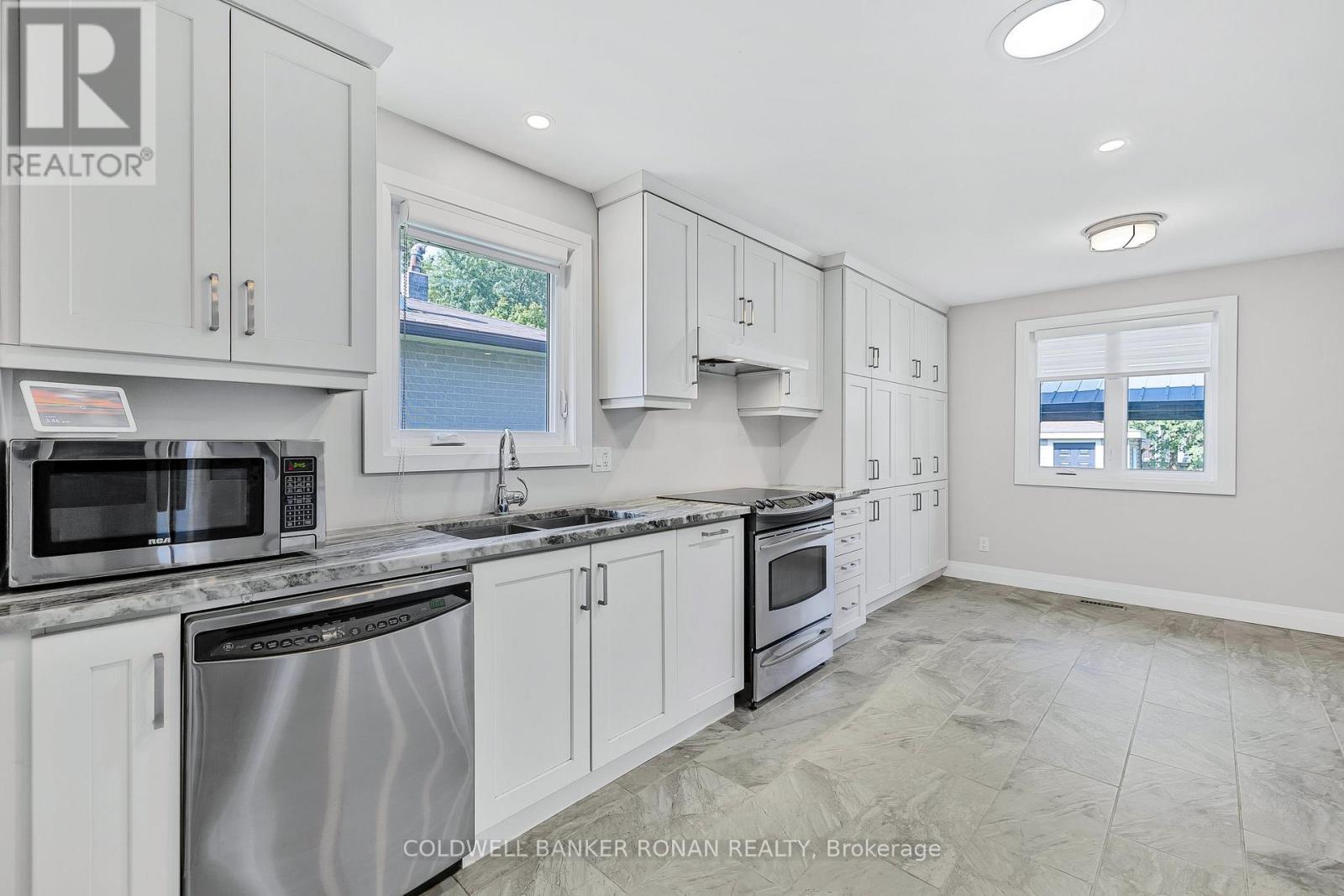 Property at 170 BURBANK CRESCENT image 3